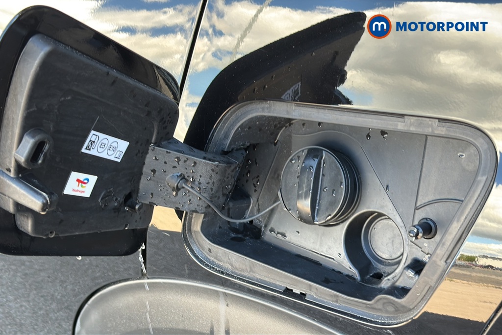Peugeot 2008 Allure Automatic Petrol SUV - Stock Number (1645347) - 41st supplementary image