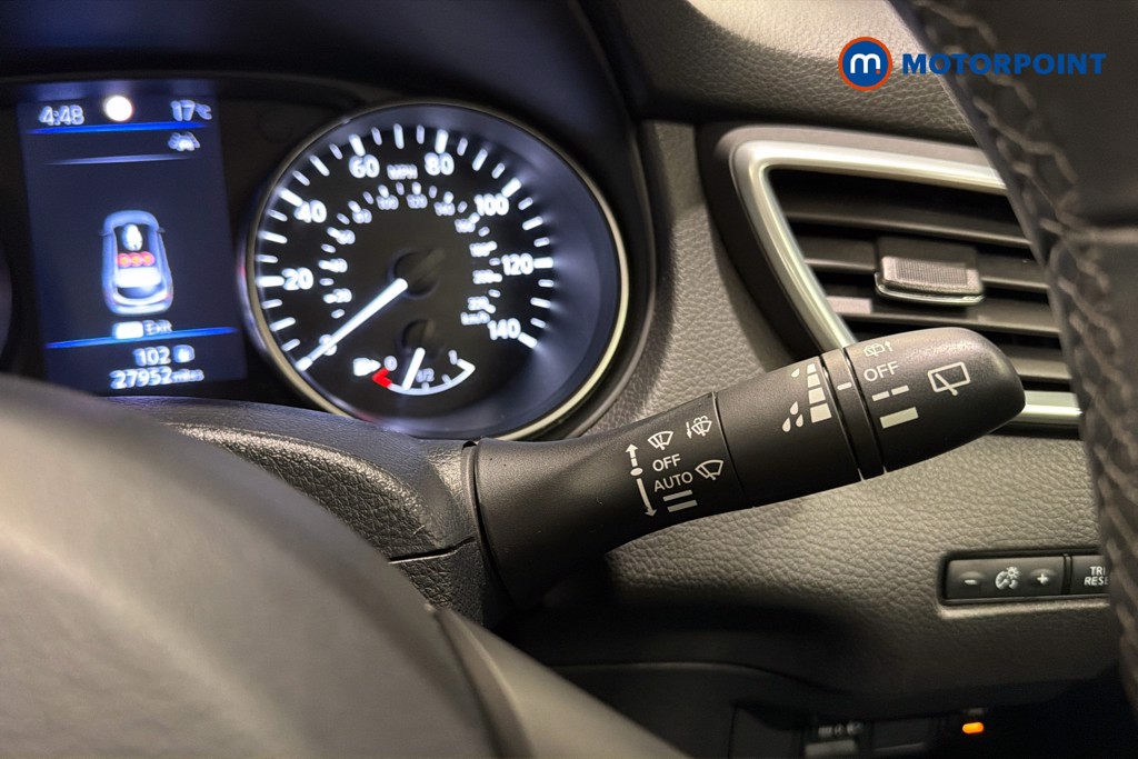 Nissan Qashqai N-Connecta Manual Petrol SUV - Stock Number (1647077) - 7th supplementary image
