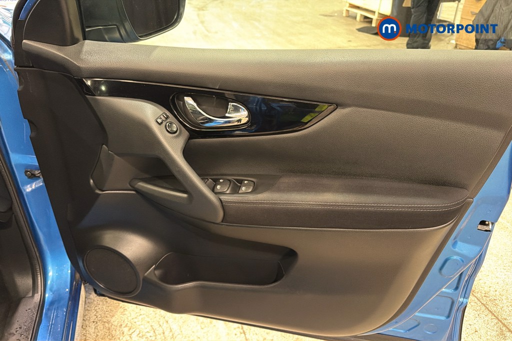 Nissan Qashqai N-Connecta Manual Petrol SUV - Stock Number (1647077) - 19th supplementary image