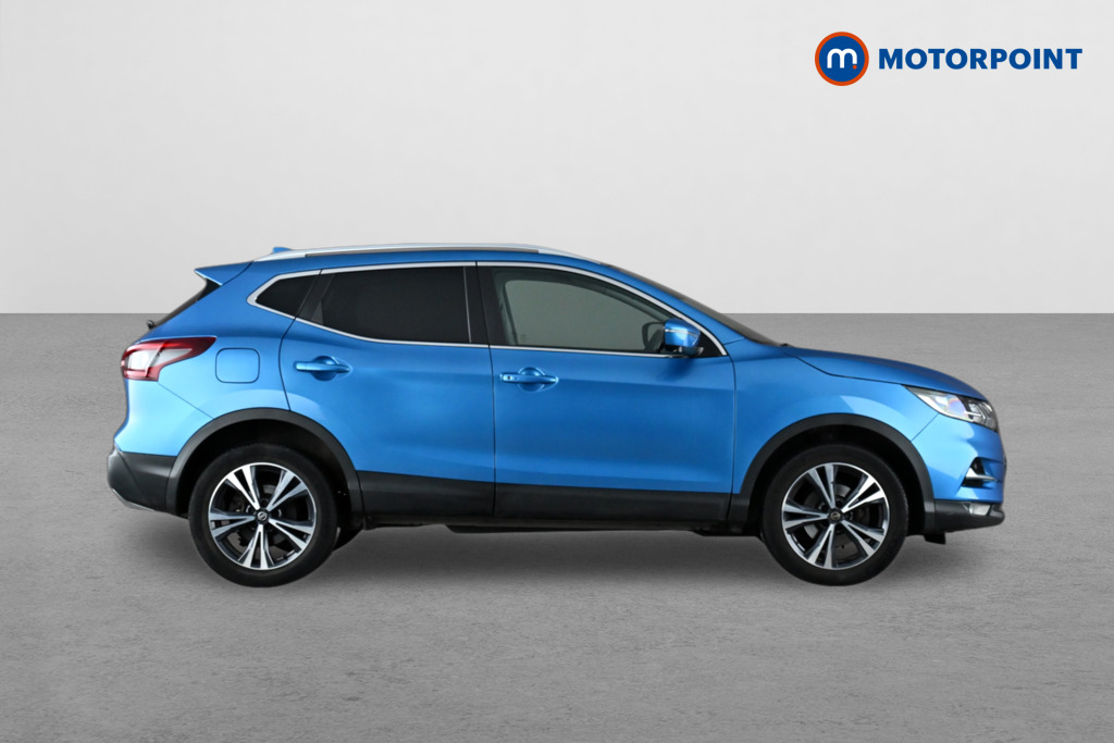 Nissan Qashqai N-Connecta Manual Petrol SUV - Stock Number (1647077) - Drivers side
