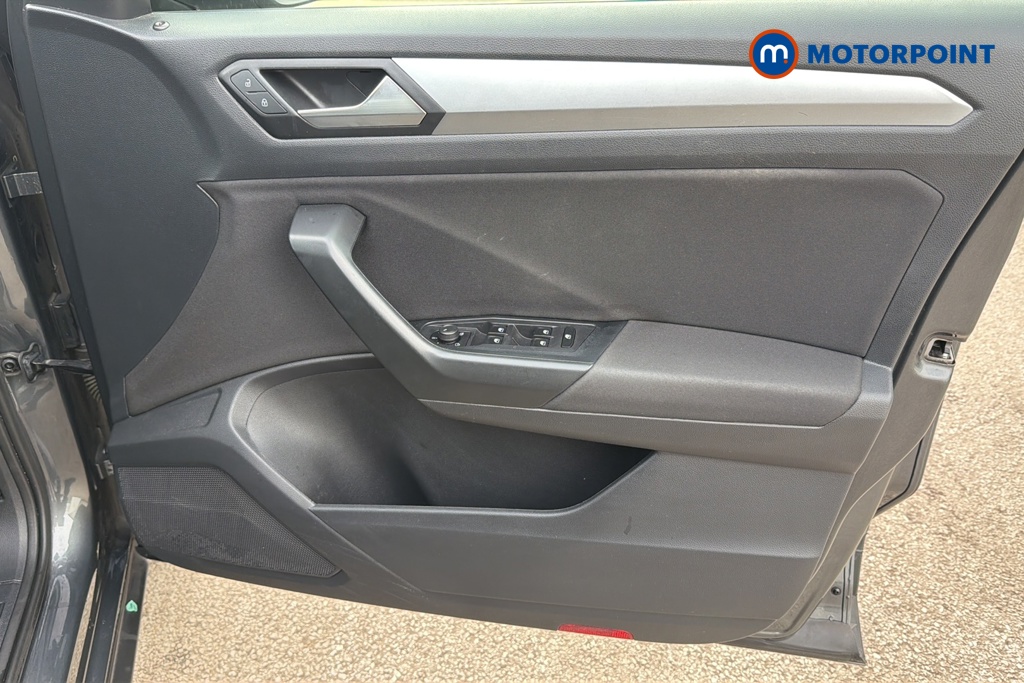 Volkswagen T-Roc Life Manual Petrol SUV - Stock Number (1647540) - 18th supplementary image