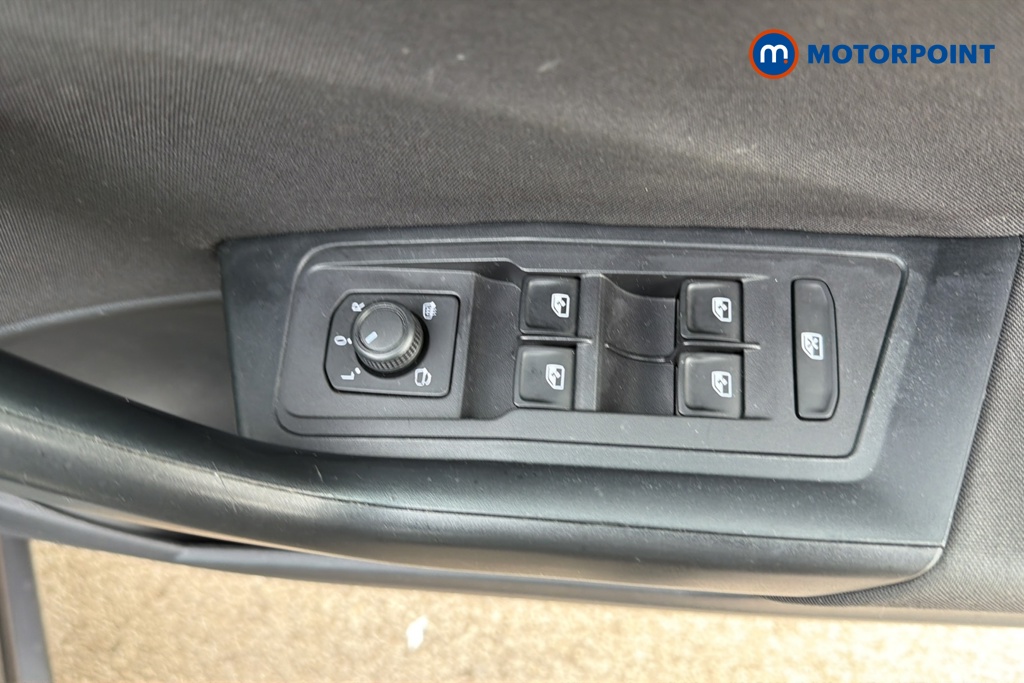 Volkswagen T-Roc Life Manual Petrol SUV - Stock Number (1647540) - 19th supplementary image