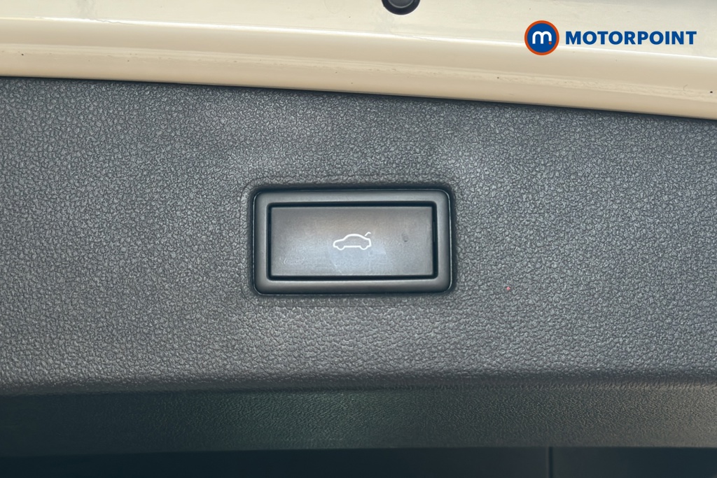 Volkswagen Tiguan Allspace R-Line Automatic Petrol SUV - Stock Number (1647785) - 35th supplementary image