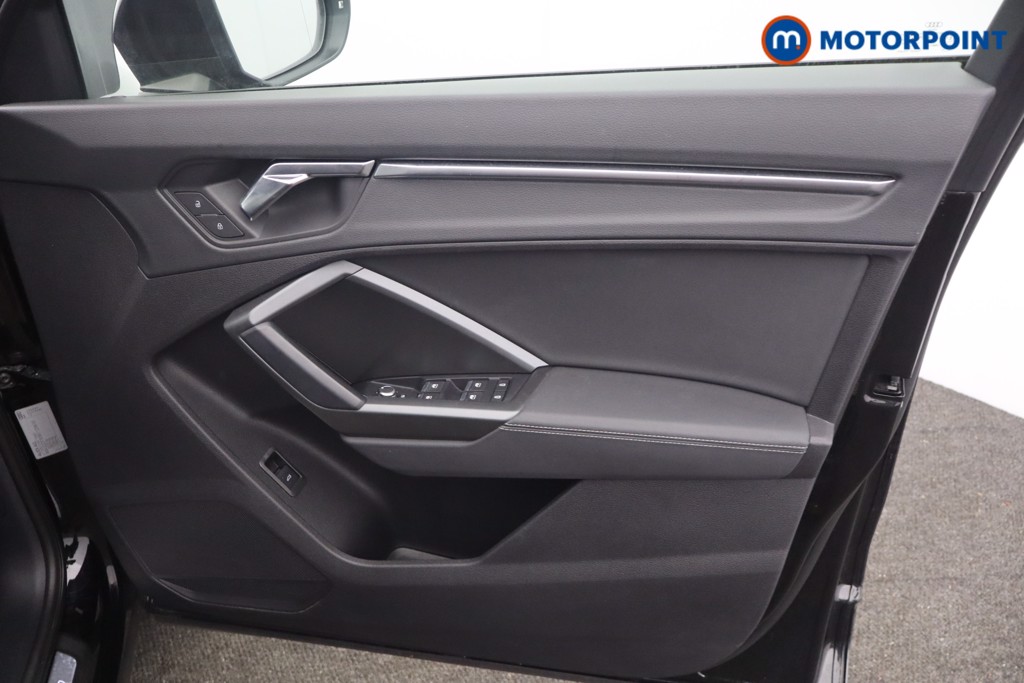Audi Q3 Black Edition Automatic Petrol SUV - Stock Number (1648432) - 9th supplementary image