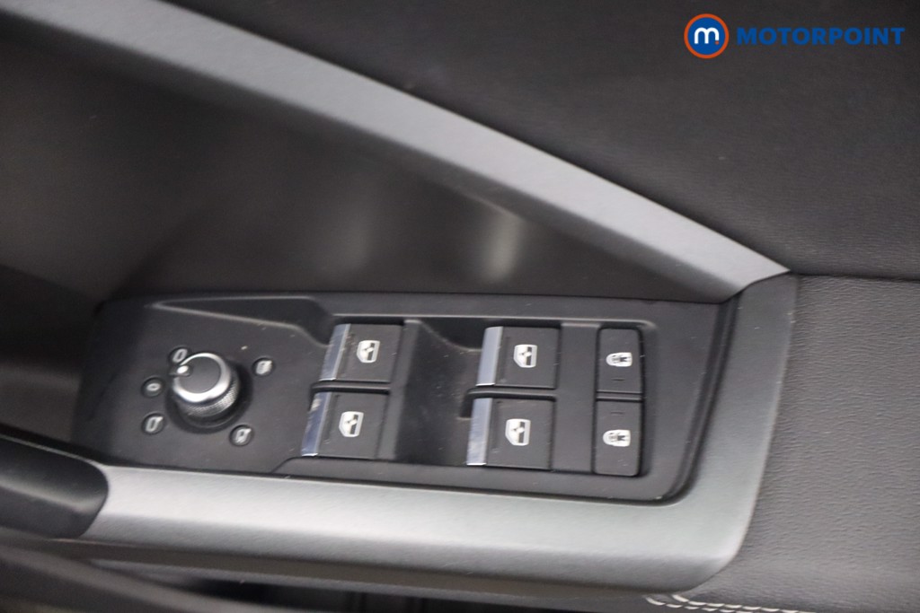 Audi Q3 Black Edition Automatic Petrol SUV - Stock Number (1648432) - 10th supplementary image