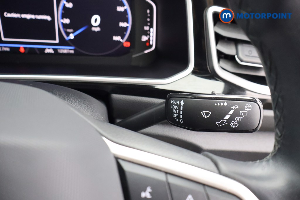 Volkswagen T-Roc R-Line Manual Petrol SUV - Stock Number (1648599) - 6th supplementary image