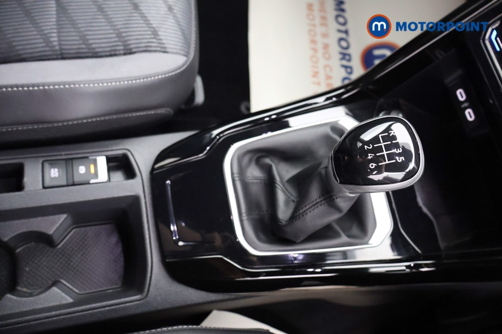 Volkswagen T-Roc R-Line Manual Petrol SUV - Stock Number (1648599) - 8th supplementary image