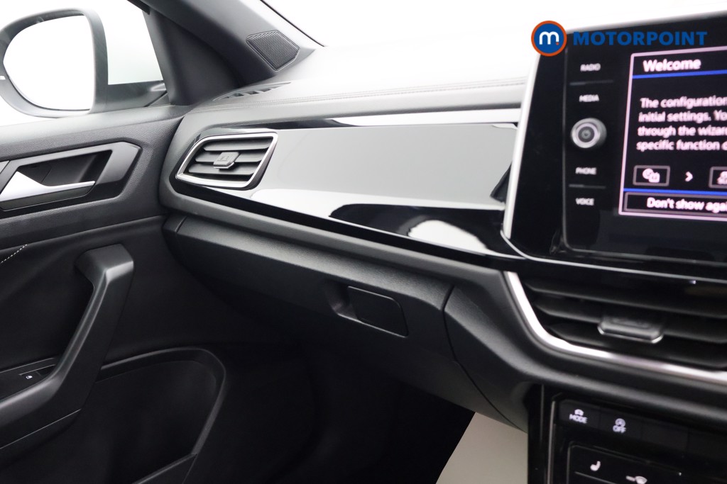 Volkswagen T-Roc R-Line Manual Petrol SUV - Stock Number (1648599) - 9th supplementary image