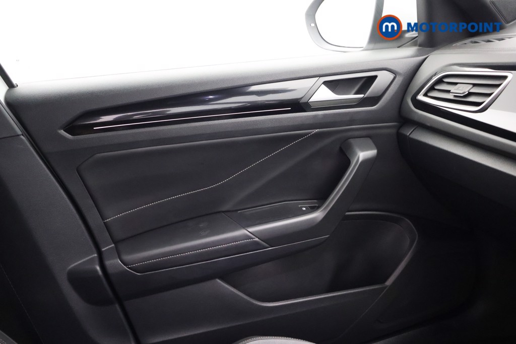 Volkswagen T-Roc R-Line Manual Petrol SUV - Stock Number (1648599) - 10th supplementary image