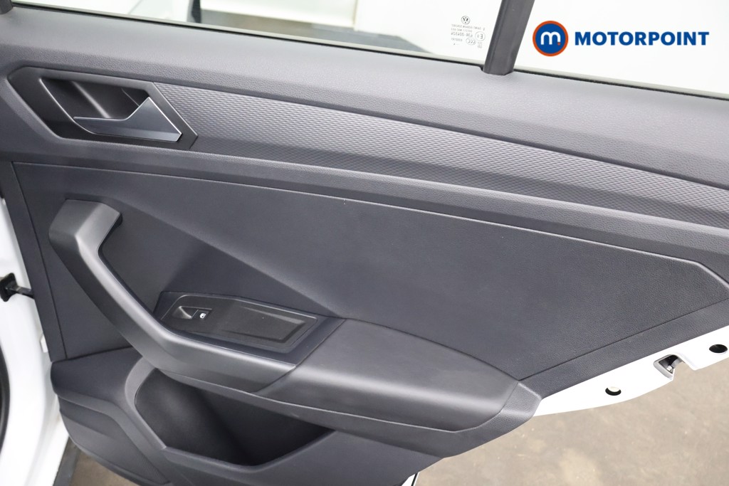 Volkswagen T-Roc R-Line Manual Petrol SUV - Stock Number (1648599) - 16th supplementary image