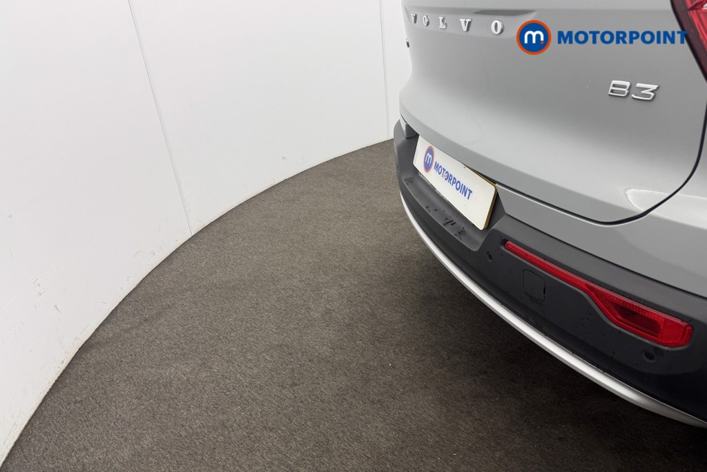 Volvo Xc40 Core Automatic Petrol SUV - Stock Number (1649588) - 18th supplementary image