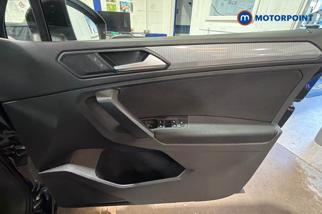 Volkswagen Tiguan Life Manual Petrol SUV - Stock Number (1650069) - 19th supplementary image