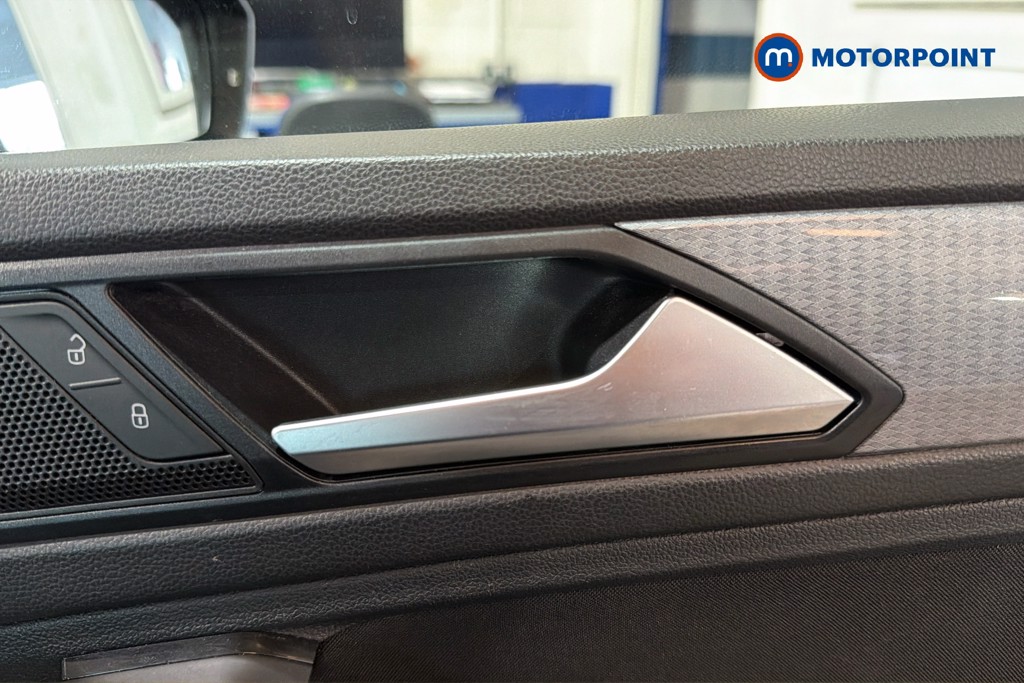 Volkswagen Tiguan Life Manual Petrol SUV - Stock Number (1650069) - 42nd supplementary image