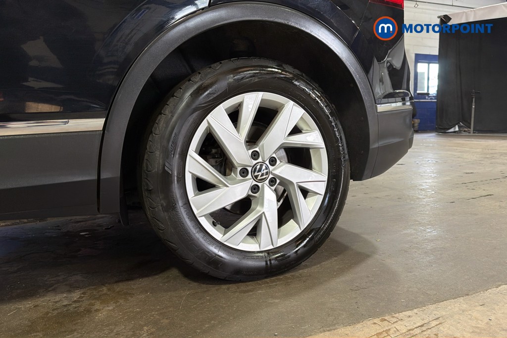 Volkswagen Tiguan Life Manual Petrol SUV - Stock Number (1650069) - 48th supplementary image