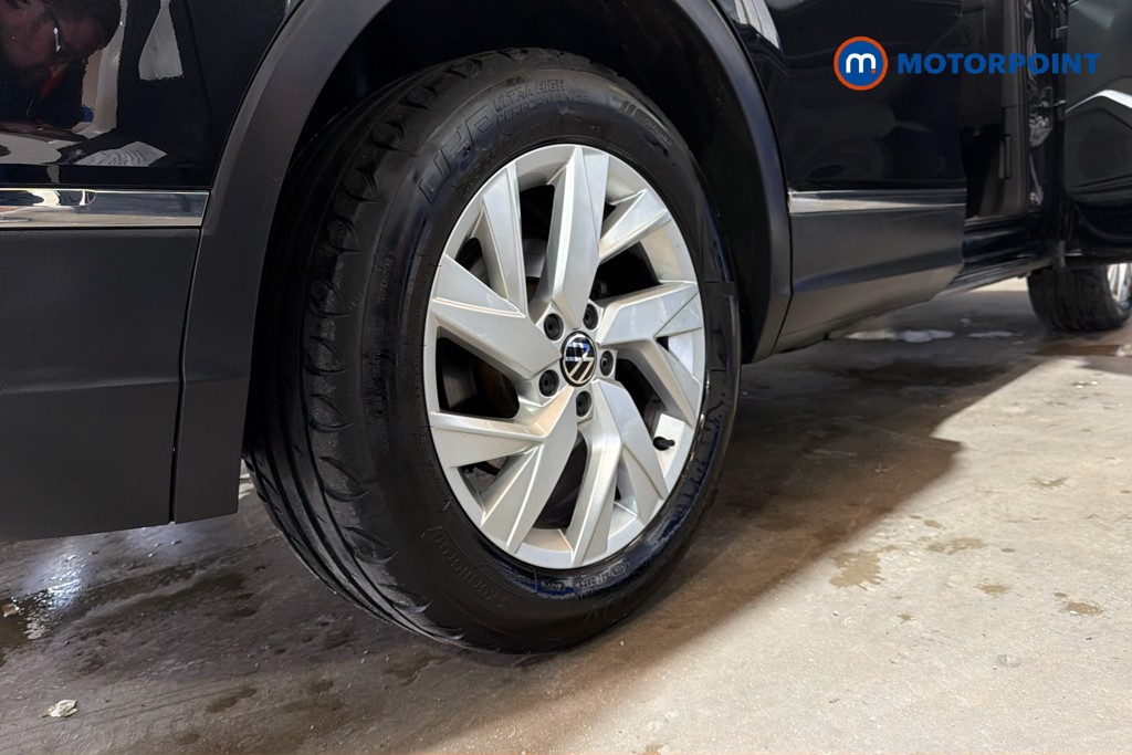 Volkswagen Tiguan Life Manual Petrol SUV - Stock Number (1650069) - 49th supplementary image
