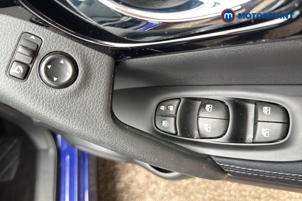 Nissan Qashqai Acenta Premium Manual Petrol SUV - Stock Number (1650080) - 19th supplementary image