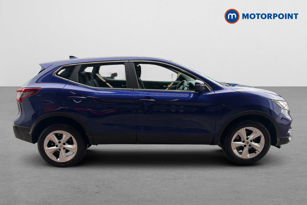 Nissan Qashqai Acenta Premium Manual Petrol SUV - Stock Number (1650080) - Passenger side