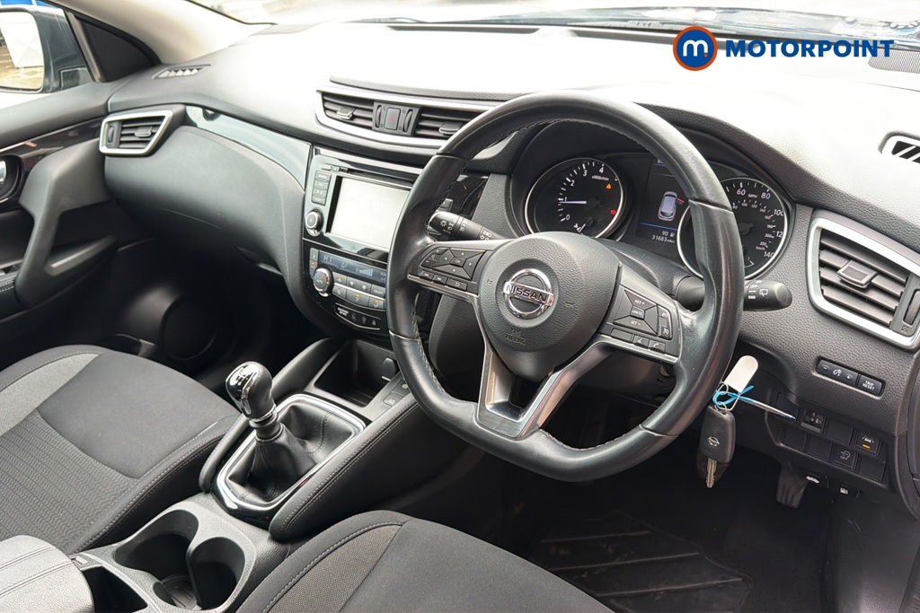 Nissan Qashqai Acenta Premium Manual Petrol SUV - Stock Number (1650080) - 1st supplementary image