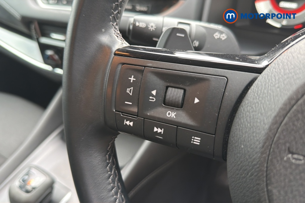 Nissan Qashqai N-Connecta Automatic Petrol SUV - Stock Number (1650857) - 4th supplementary image