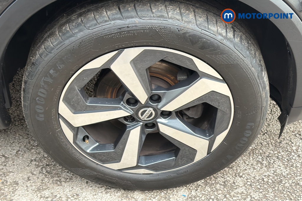 Nissan Qashqai N-Connecta Automatic Petrol SUV - Stock Number (1650857) - 47th supplementary image
