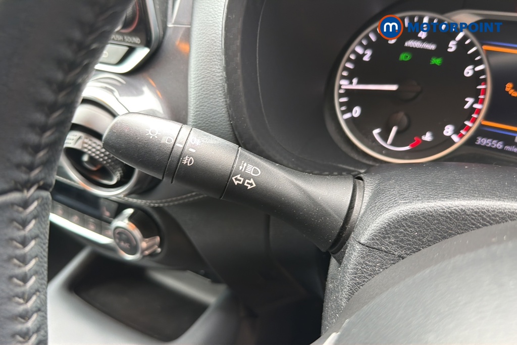 Nissan Juke Tekna Manual Petrol SUV - Stock Number (1651411) - 5th supplementary image