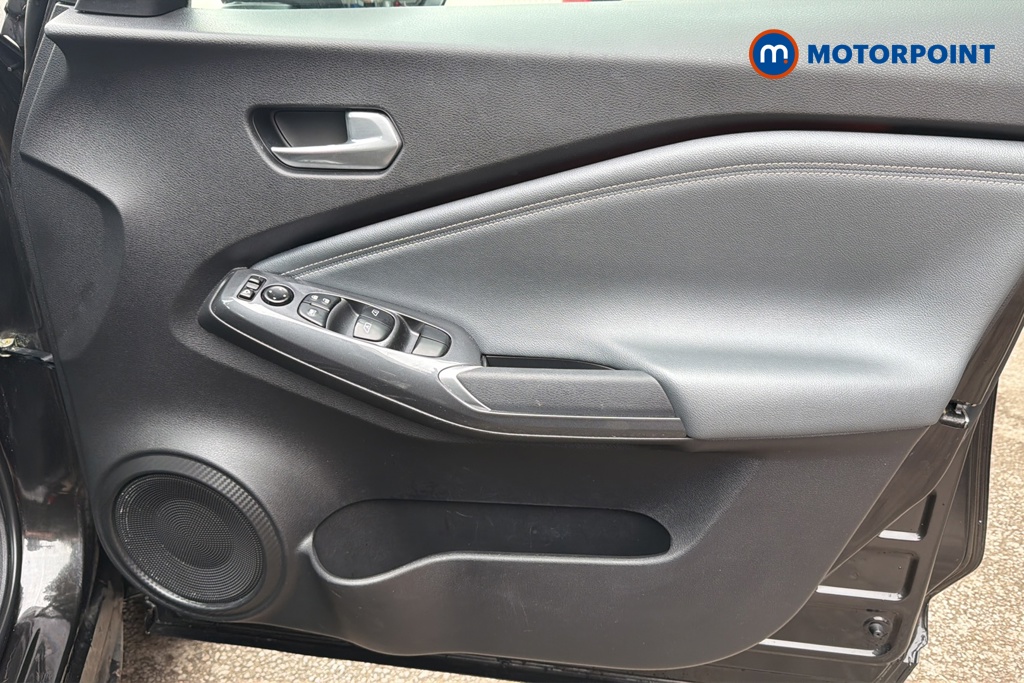 Nissan Juke Tekna Manual Petrol SUV - Stock Number (1651411) - 18th supplementary image