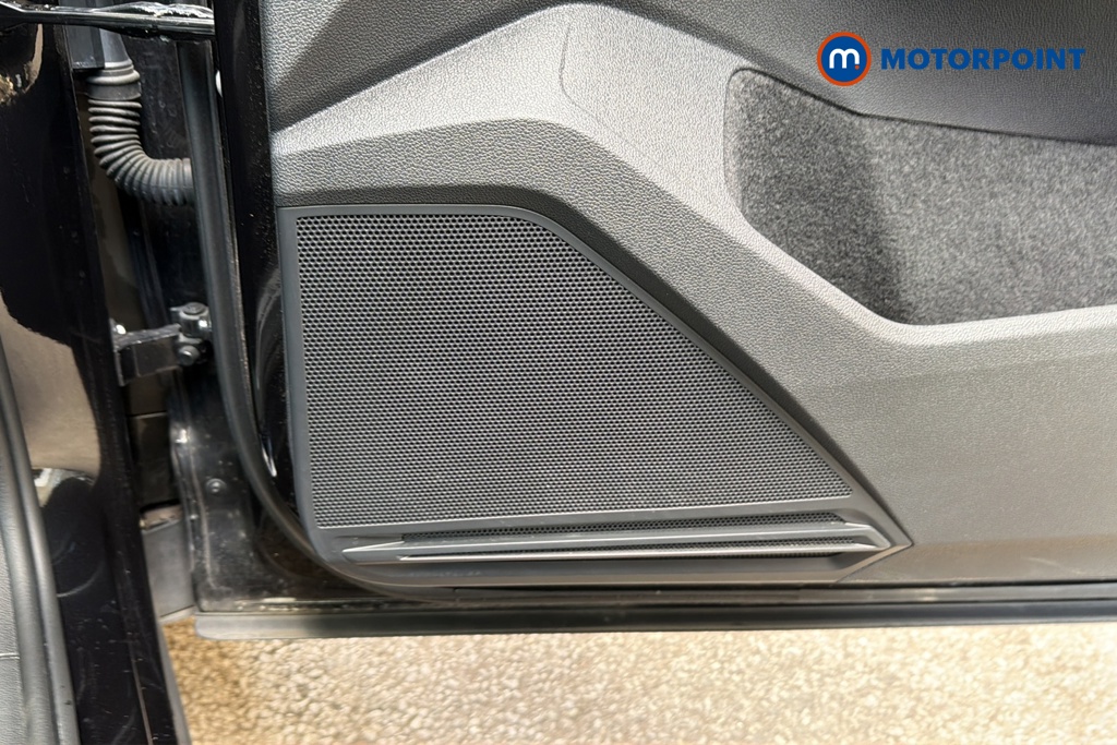 Volkswagen Tiguan R-Line Edition Automatic Diesel SUV - Stock Number (1651759) - 21st supplementary image