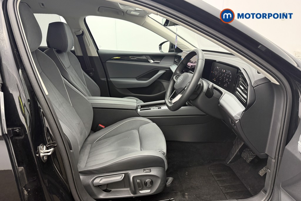 Volkswagen Passat Life Automatic Petrol Plug-In Hybrid Estate - Stock Number (1651973) - 4th supplementary image