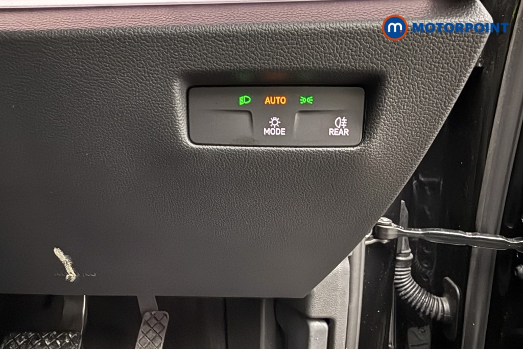 Volkswagen Passat Life Automatic Petrol Plug-In Hybrid Estate - Stock Number (1651973) - 5th supplementary image