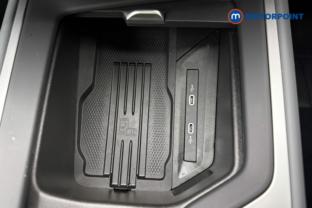 Volkswagen Passat Life Automatic Petrol Plug-In Hybrid Estate - Stock Number (1651973) - 11th supplementary image