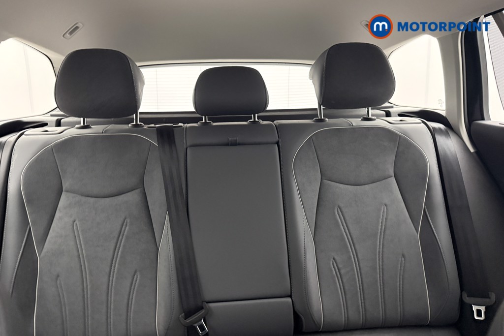 Volkswagen Passat Life Automatic Petrol Plug-In Hybrid Estate - Stock Number (1651973) - 15th supplementary image