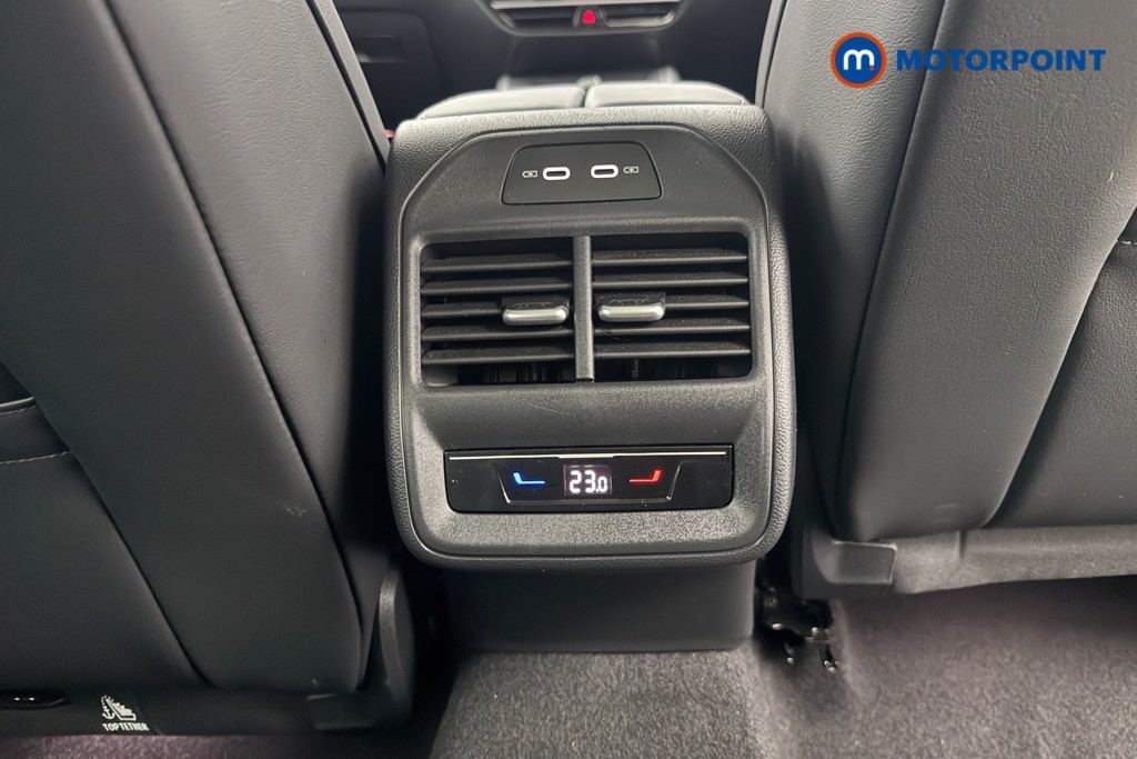 Volkswagen Passat Life Automatic Petrol Plug-In Hybrid Estate - Stock Number (1651973) - 17th supplementary image