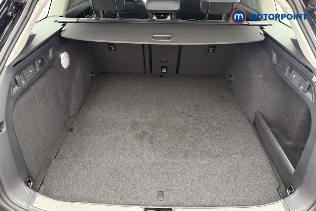 Volkswagen Passat Life Automatic Petrol Plug-In Hybrid Estate - Stock Number (1651973) - 19th supplementary image
