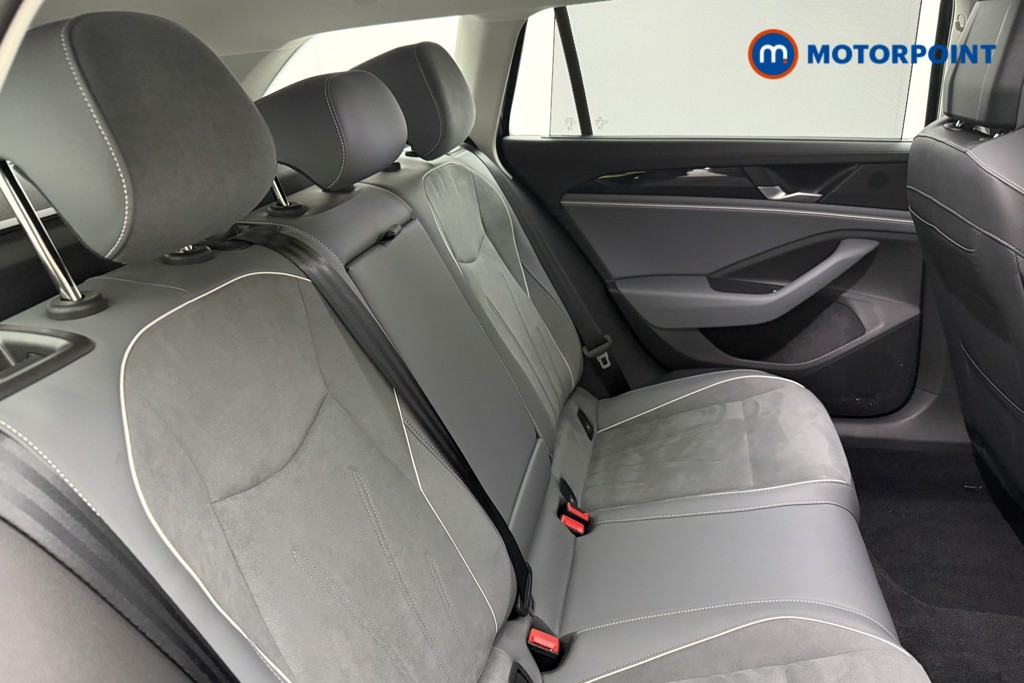Volkswagen Passat Life Automatic Petrol Plug-In Hybrid Estate - Stock Number (1651982) - 17th supplementary image