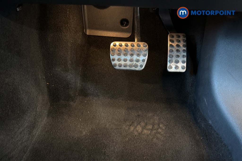 Mercedes-Benz A Class Amg Line Automatic Diesel Hatchback - Stock Number (1652419) - 24th supplementary image