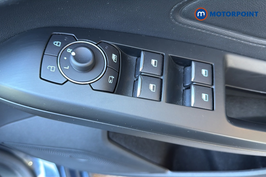 Ford Focus St-Line Edition Manual Petrol Hatchback - Stock Number (1652435) - 19th supplementary image