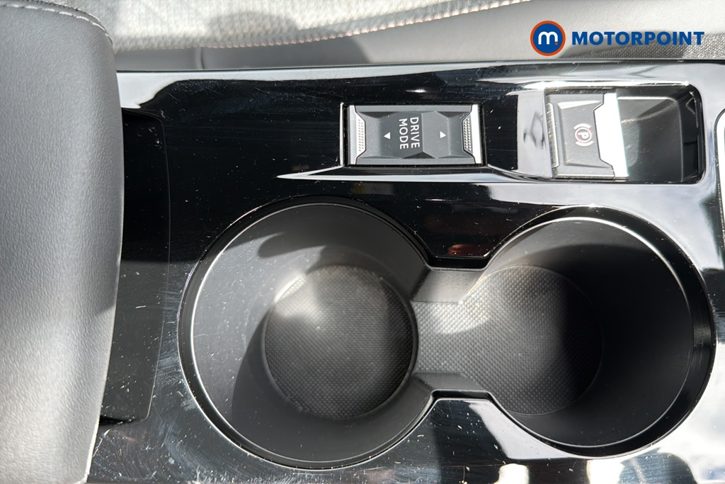 Peugeot 2008 Allure Manual Petrol SUV - Stock Number (1652788) - 16th supplementary image