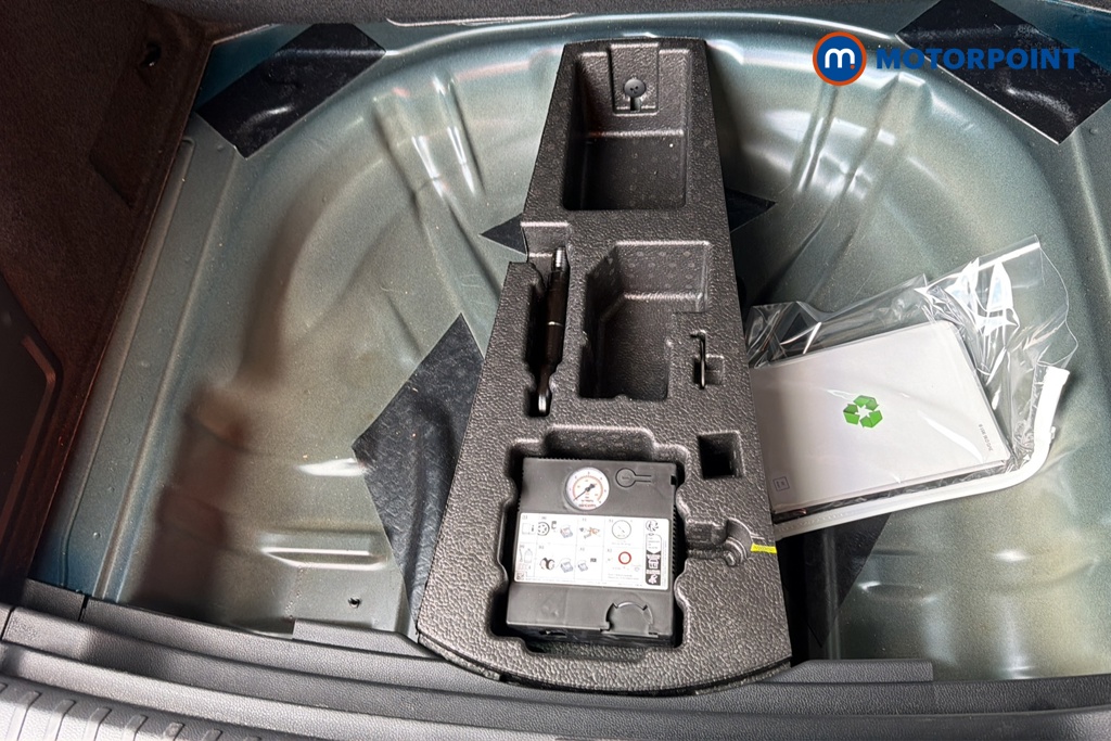 Skoda Karoq Se Drive Manual Petrol SUV - Stock Number (1593265) - 33rd supplementary image