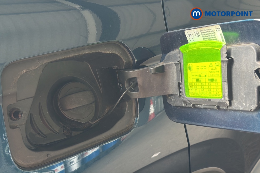 Skoda Karoq Se Drive Manual Petrol SUV - Stock Number (1593265) - 41st supplementary image