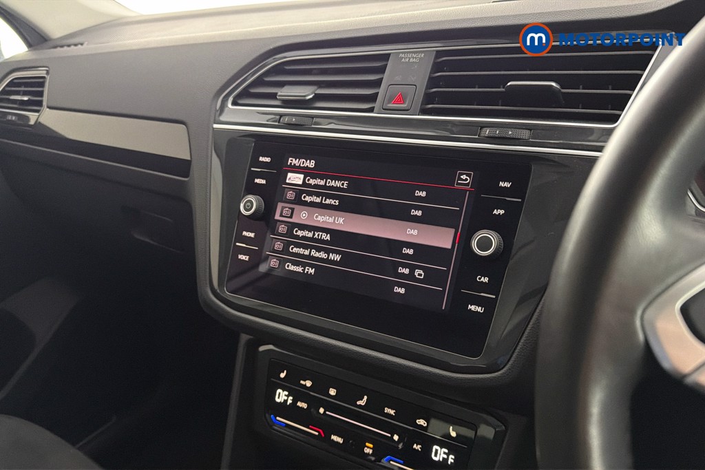 Volkswagen Tiguan Elegance Automatic Petrol Plug-In Hybrid SUV - Stock Number (1648613) - 9th supplementary image