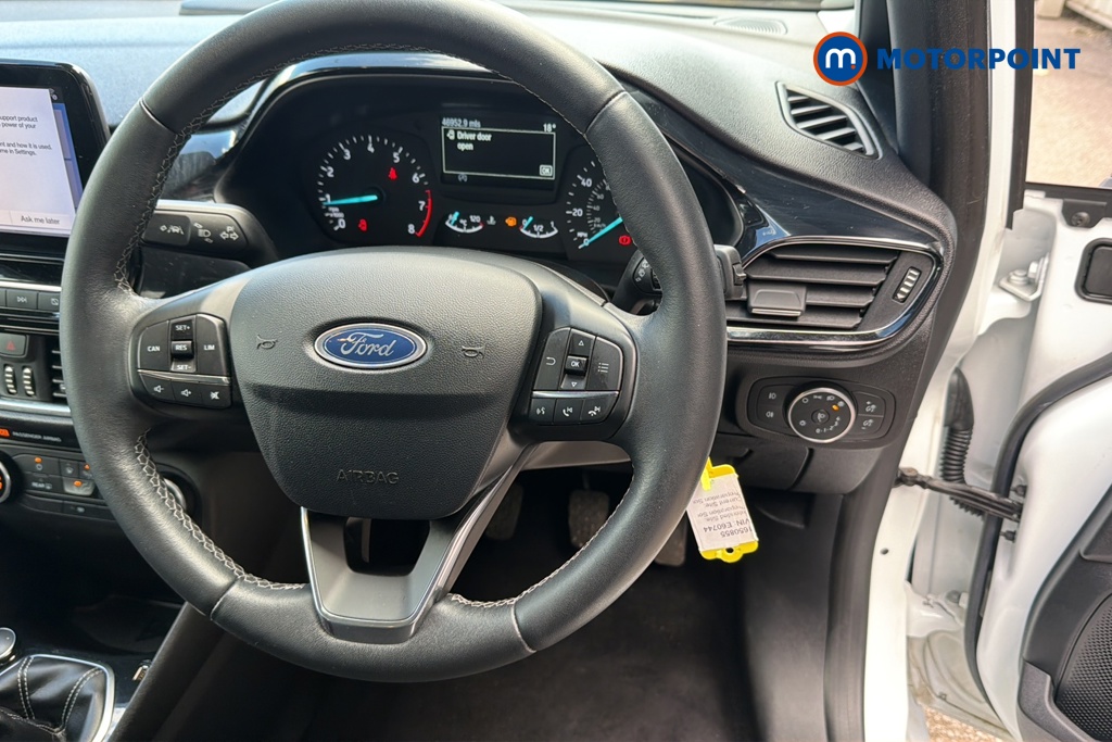 Ford Fiesta Zetec Manual Petrol Hatchback - Stock Number (1650855) - 2nd supplementary image