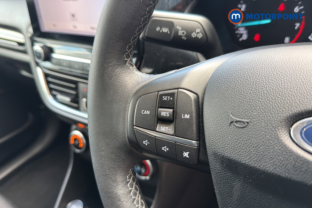 Ford Fiesta Zetec Manual Petrol Hatchback - Stock Number (1650855) - 4th supplementary image