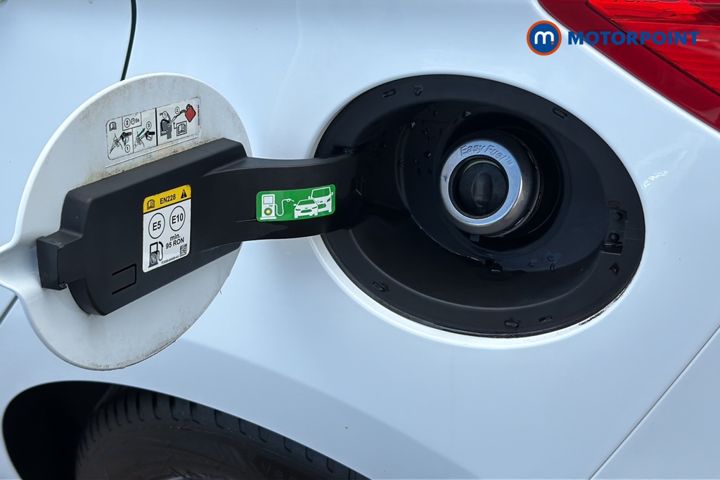 Ford Fiesta Zetec Manual Petrol Hatchback - Stock Number (1650855) - 41st supplementary image