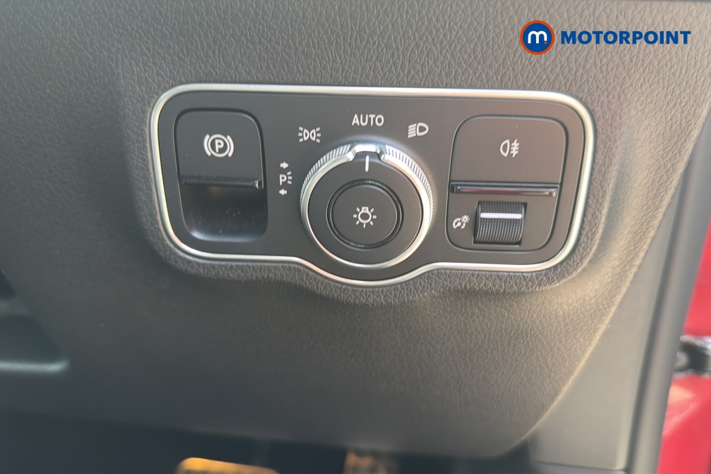 Mercedes-Benz GLB Amg Line Automatic Petrol SUV - Stock Number (1651933) - 11th supplementary image