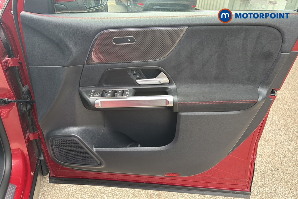 Mercedes-Benz GLB Amg Line Automatic Petrol SUV - Stock Number (1651933) - 18th supplementary image