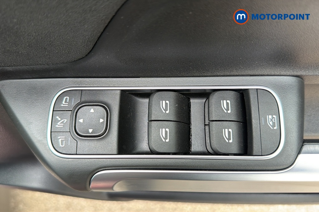 Mercedes-Benz GLB Amg Line Automatic Petrol SUV - Stock Number (1651933) - 19th supplementary image