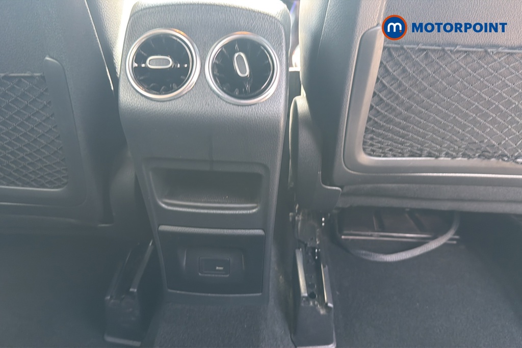 Mercedes-Benz GLB Amg Line Automatic Petrol SUV - Stock Number (1651933) - 28th supplementary image