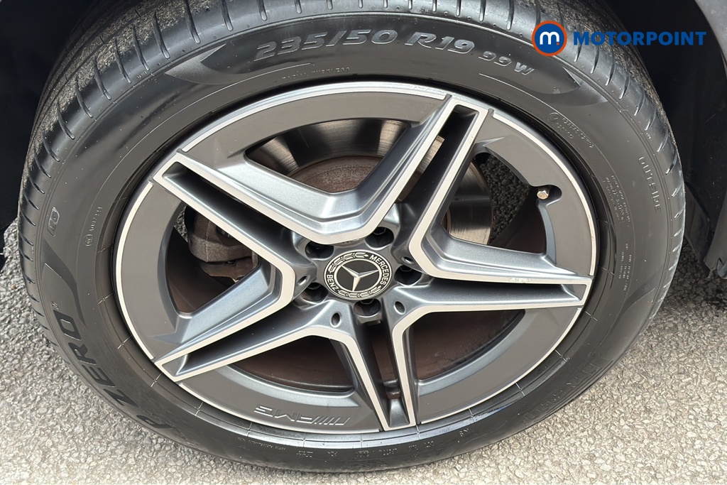 Mercedes-Benz GLB Amg Line Automatic Petrol SUV - Stock Number (1651933) - 46th supplementary image