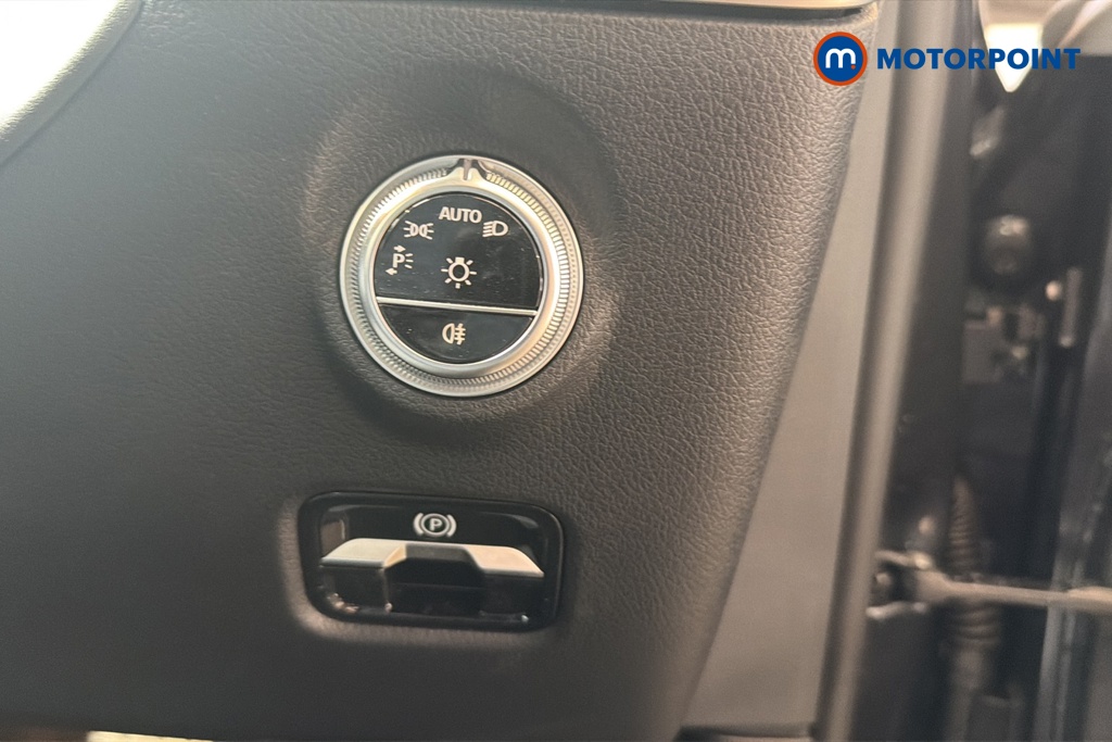 Mercedes-Benz C Class Amg Line Automatic Petrol Plug-In Hybrid Saloon - Stock Number (1652749) - 11th supplementary image