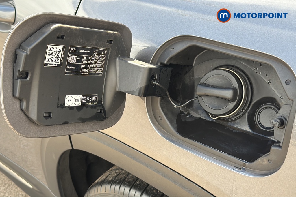 Mercedes-Benz GLB Amg Line Automatic Petrol SUV - Stock Number (1652772) - 41st supplementary image